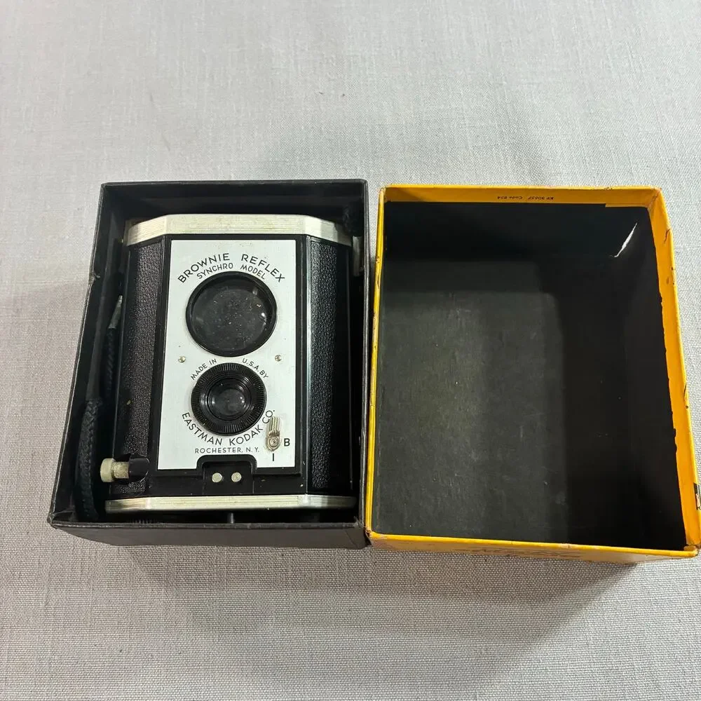 Vintage Kodak Brownie Reflex Synchro 127 Film Camera Original Box Made in USA